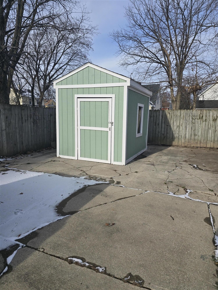 Homes for sale in Lansing, MI | 1234 W Allegan St, Lansing, MI 48915 | MLS# 70498437