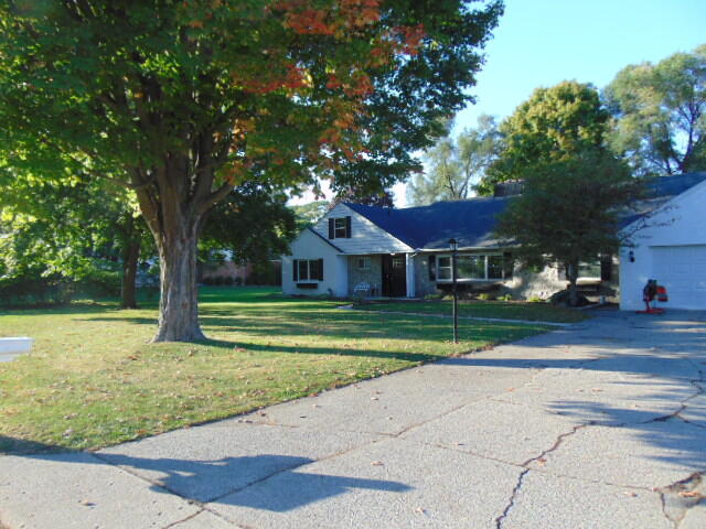 Homes for sale in Essexville, MI | 1476 Carress Ct Dr, Essexville, MI 48732 | MLS# 70498458