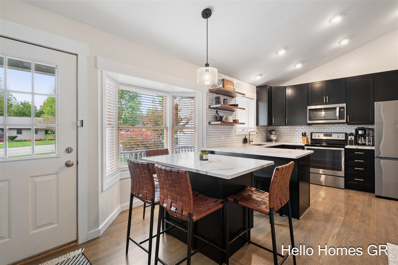 Homes for sale in Ada, MI | 804 Meadowmeade Dr, Ada, MI 49301 | MLS# 70498567