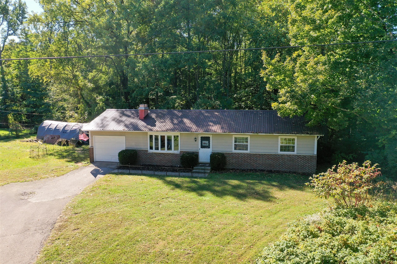 Homes for sale in Buchanan, MI | 2930 Niles Buchanan Rd, Buchanan, MI 49107 | MLS# 70498621