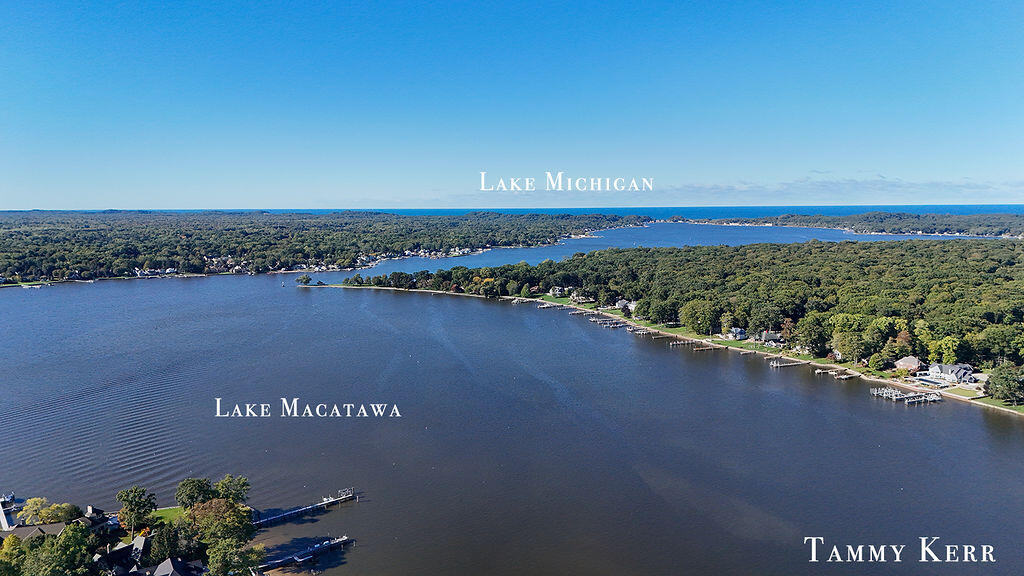 Homes for sale in Holland, MI | 197 Janes View Dr, Holland, MI 49424 | MLS# 70498701