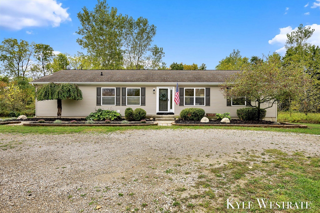 Homes for sale in Lowell, MI | 11689 Tj Ln, Lowell, MI 49331 | MLS# 70498712