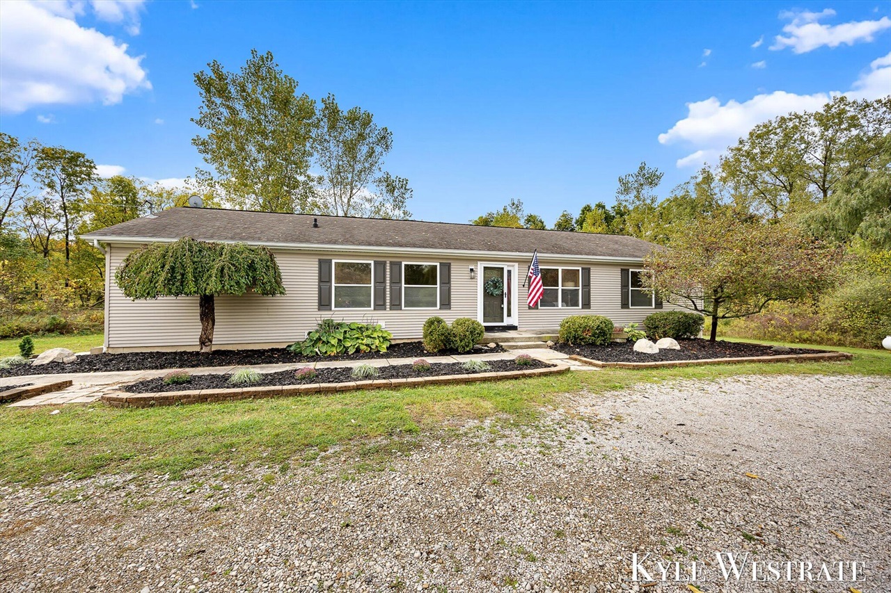 Homes for sale in Lowell, MI | 11689 Tj Ln, Lowell, MI 49331 | MLS# 70498712