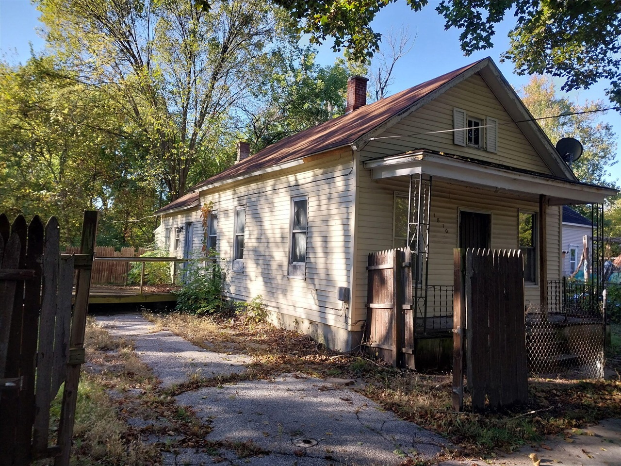 Homes for sale in Saginaw, MI | 1810 Carroll St, Saginaw, MI 48601 | MLS# 70498834