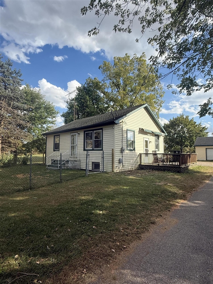 Homes for sale in Galien, MI | 2046 Us Hwy 12, Galien, MI 49113 | MLS# 70498838