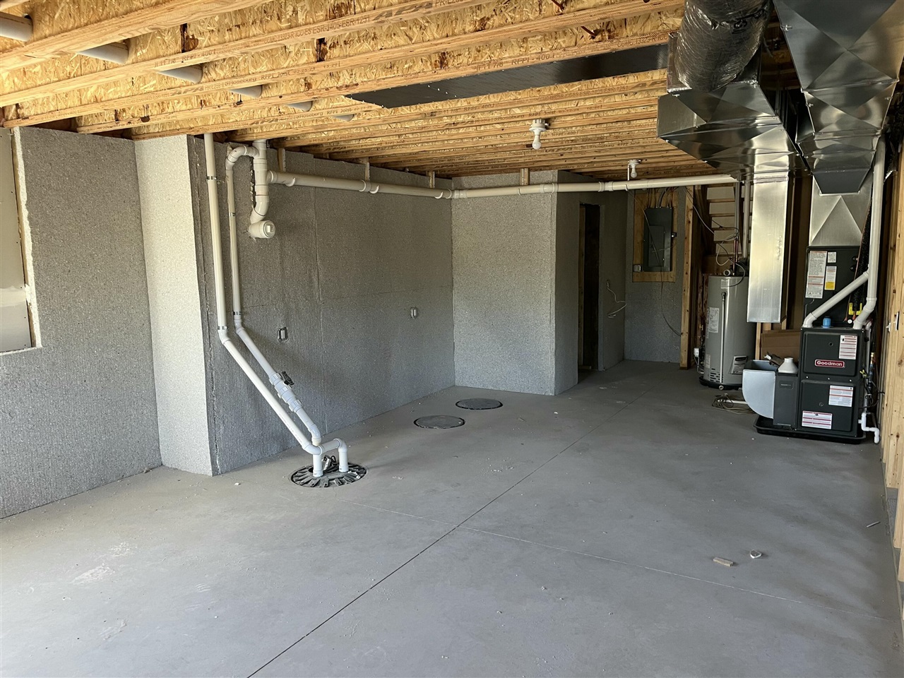 Homes for sale in Coopersville, MI | 5925 Grand Vista Dr, Coopersville, MI 49404 | MLS# 70498891