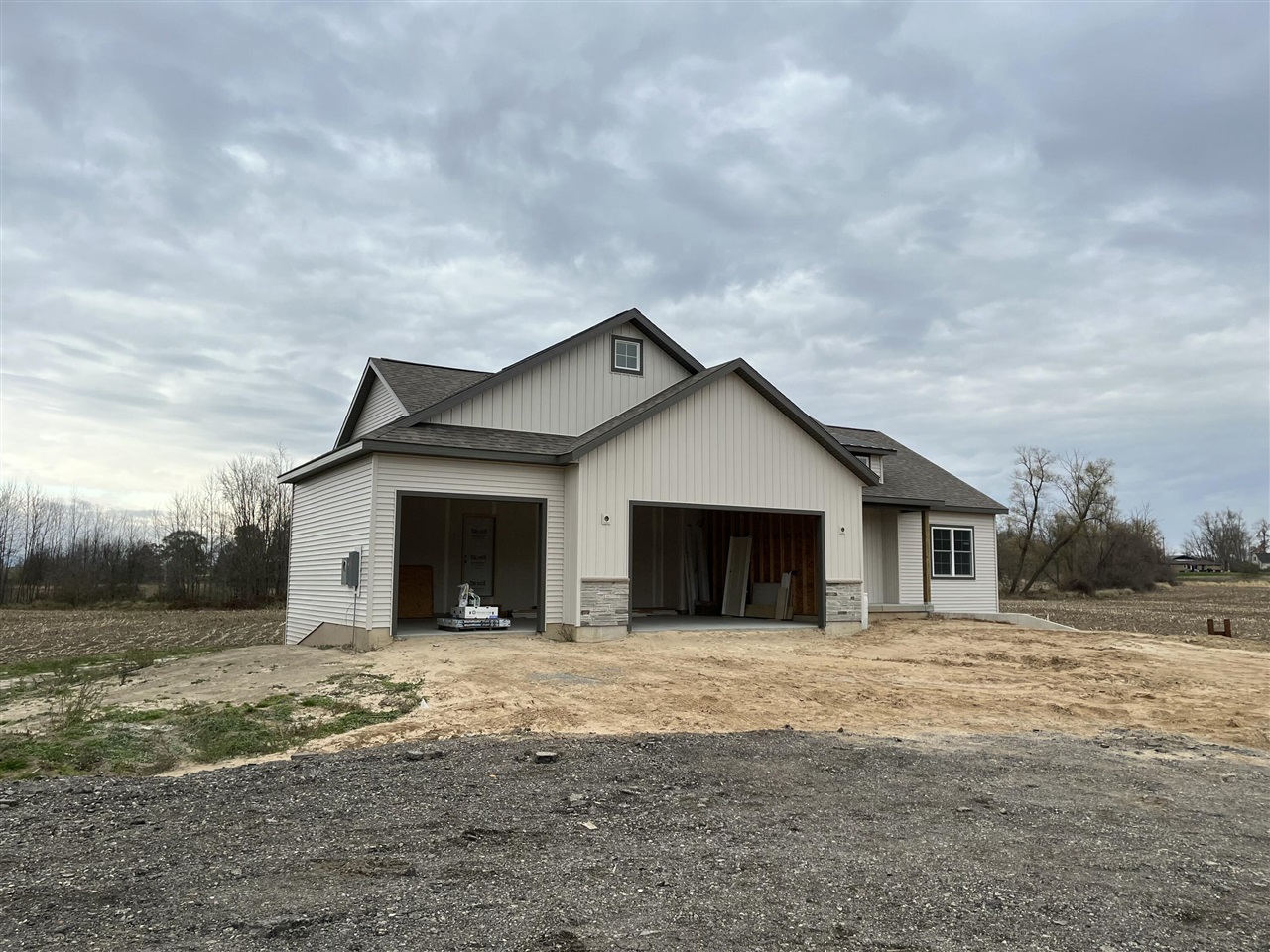 Homes for sale in Coopersville, MI | 5925 Grand Vista Dr, Coopersville, MI 49404 | MLS# 70498891