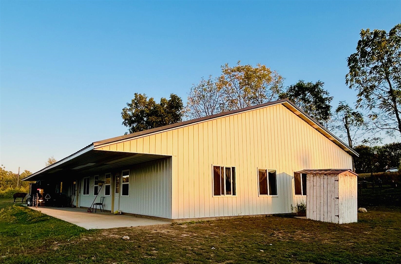 Homes for sale in Remus, MI | 7982 W Remus Rd, Remus, MI 49340 | MLS# 70498900