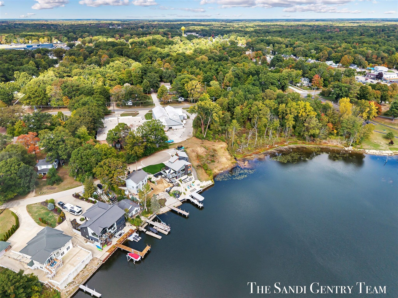 Homes for sale in Fruitport, MI | 148 Lake St, Fruitport, MI 49415 | MLS# 70499036