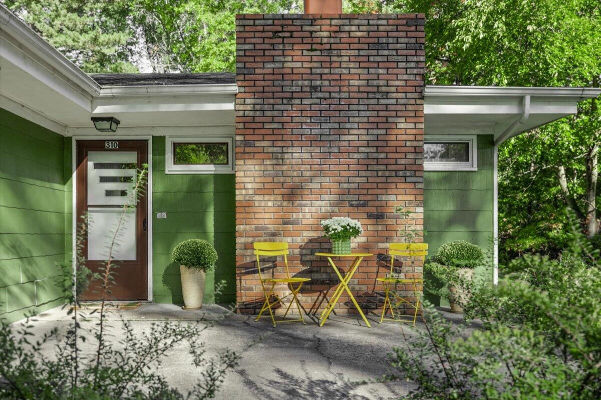 Homes for sale in New Buffalo, MI | 310 W Detroit St, New Buffalo, MI 49117 | MLS# 70499063