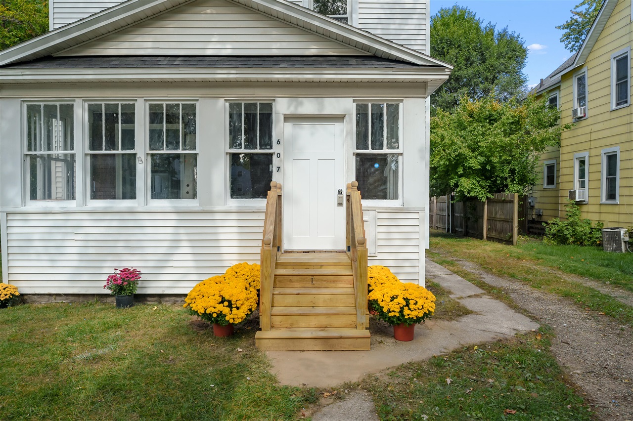 Homes for sale in Kalamazoo, MI | 607 Reed Ave, Kalamazoo, MI 49001 | MLS# 70499154