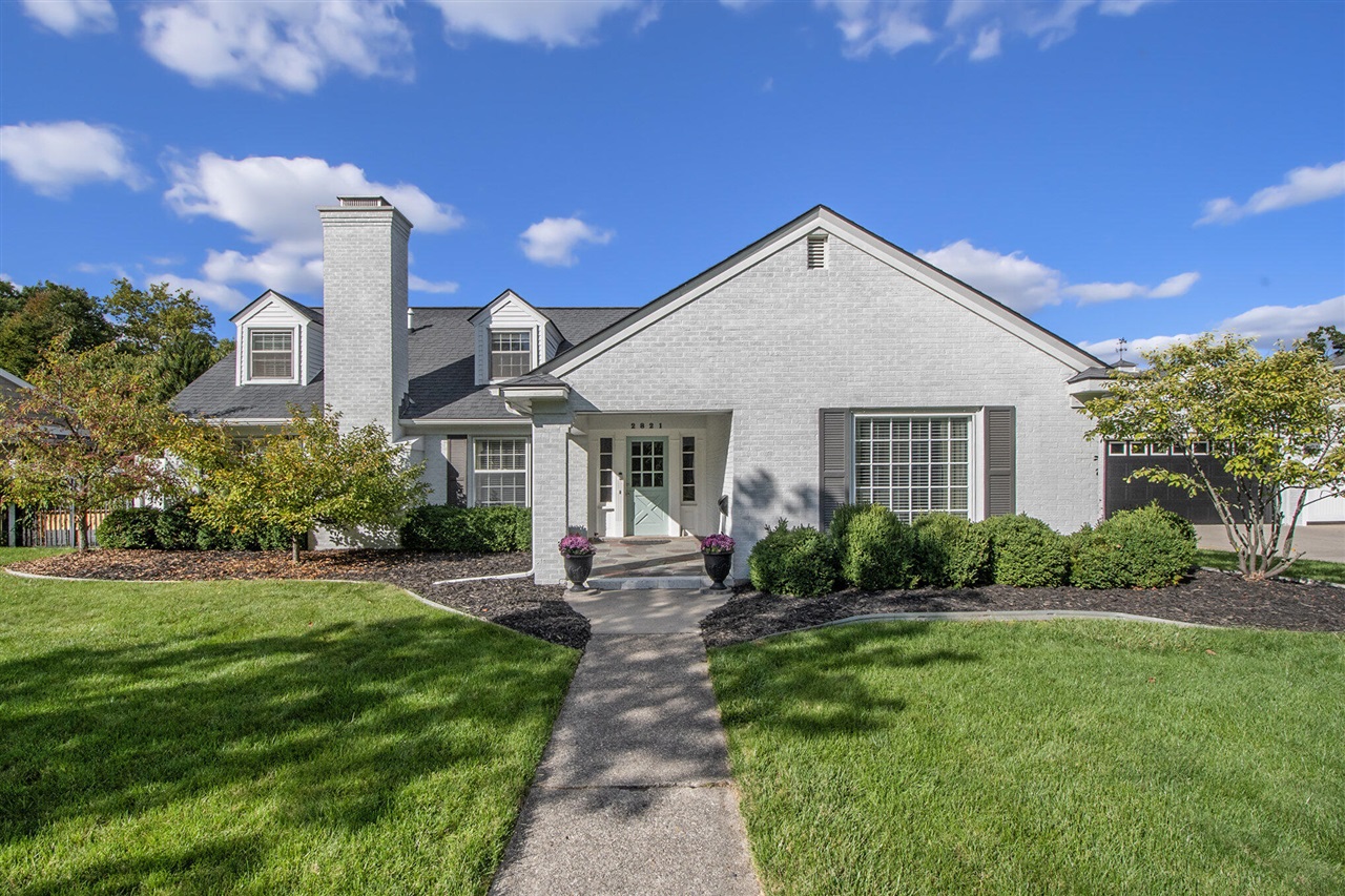 Homes for sale in East Grand Rapids, MI | 2821 Elmwood Dr, East Grand Rapids, MI 49506 | MLS# 70499227