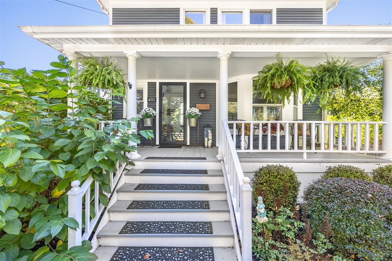 Homes for sale in Chelsea, MI | 410 Washington St, Chelsea, MI 48118 | MLS# 70499349