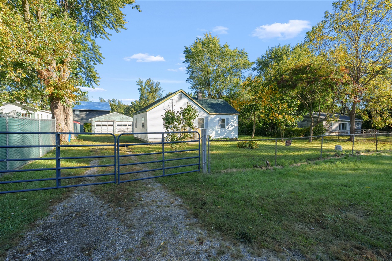 Homes for sale in Kalamazoo, MI | 3233 Greenfield Ave, Kalamazoo, MI 49048 | MLS# 70499368