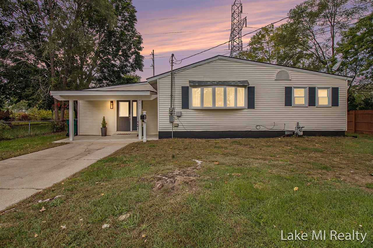 Homes for sale in Wyoming, MI | 4463 Pinehurst Ave, Wyoming, MI 49548 | MLS# 70499430