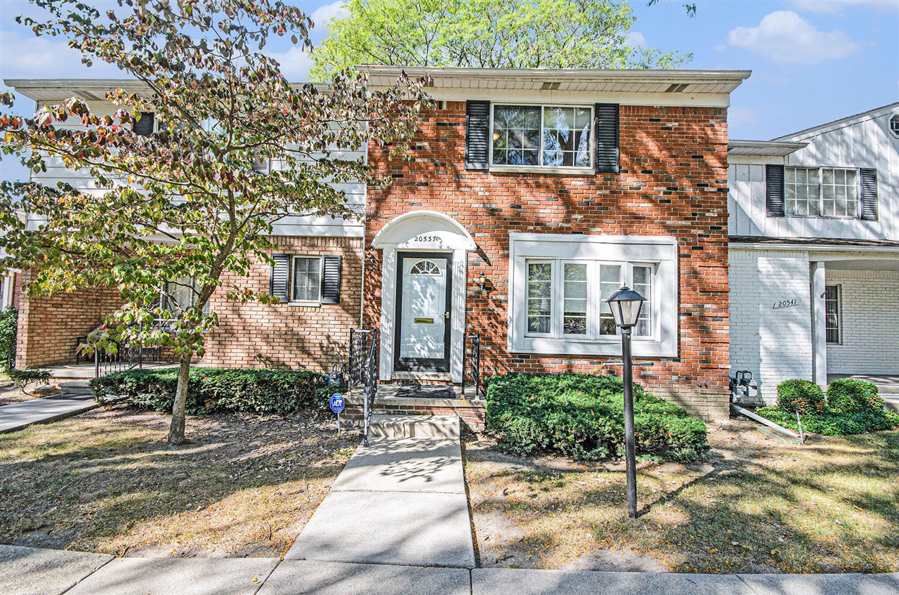 Homes for sale in Harper Woods, MI | 20537 Williamsburg Ct, Harper Woods, MI 48225 | MLS# 70499592