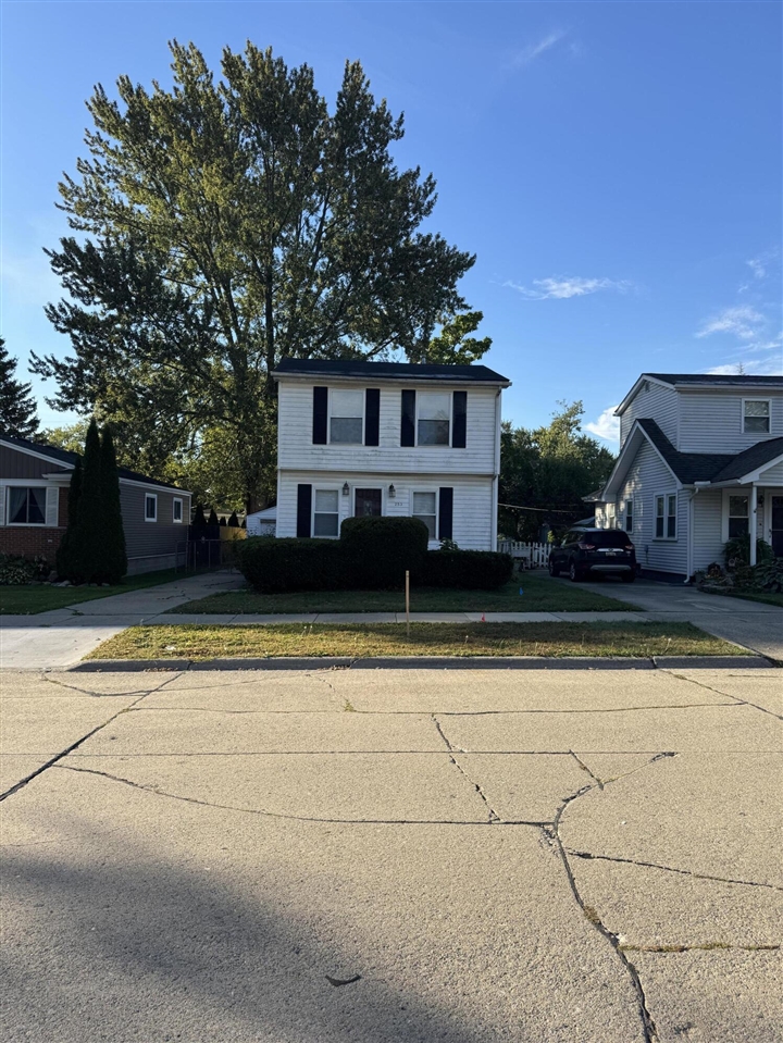 Homes for sale in Clawson, MI | 253 Massoit St, Clawson, MI 48017 | MLS# 70499601