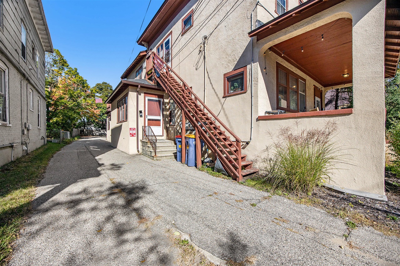 Homes for sale in Grand Rapids, MI | 513 Crescent St, Grand Rapids, MI 49503 | MLS# 70499628