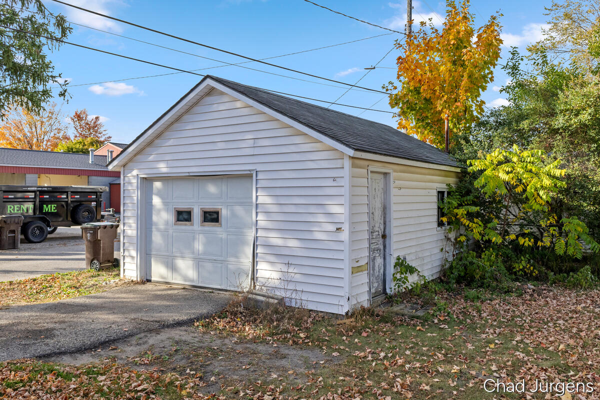 Homes for sale in Big Rapids, MI | 115 E Bridge St, Big Rapids, MI 49307 | MLS# 70499653