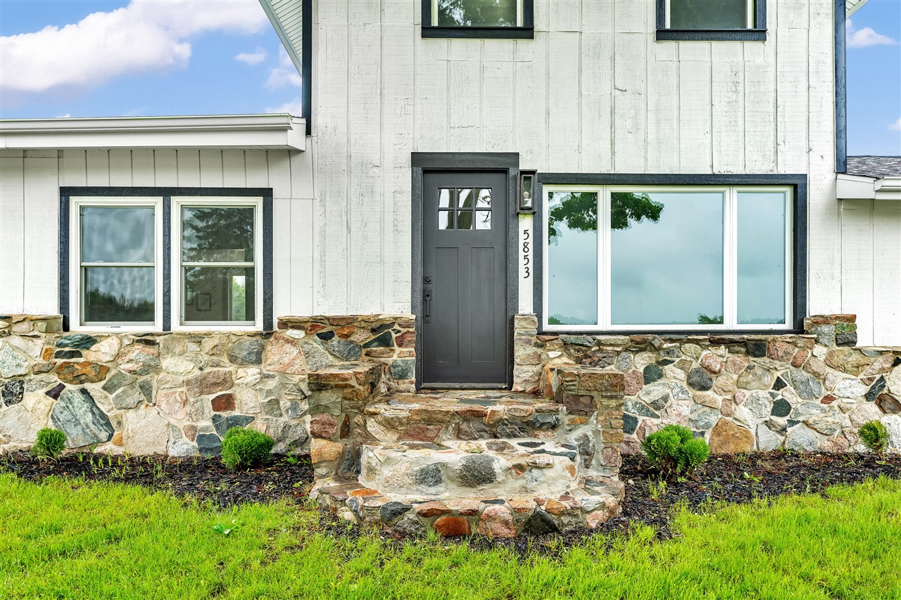 Homes for sale in Grant, MI | 5853 W 112th St, Grant, MI 49327 | MLS# 70499687