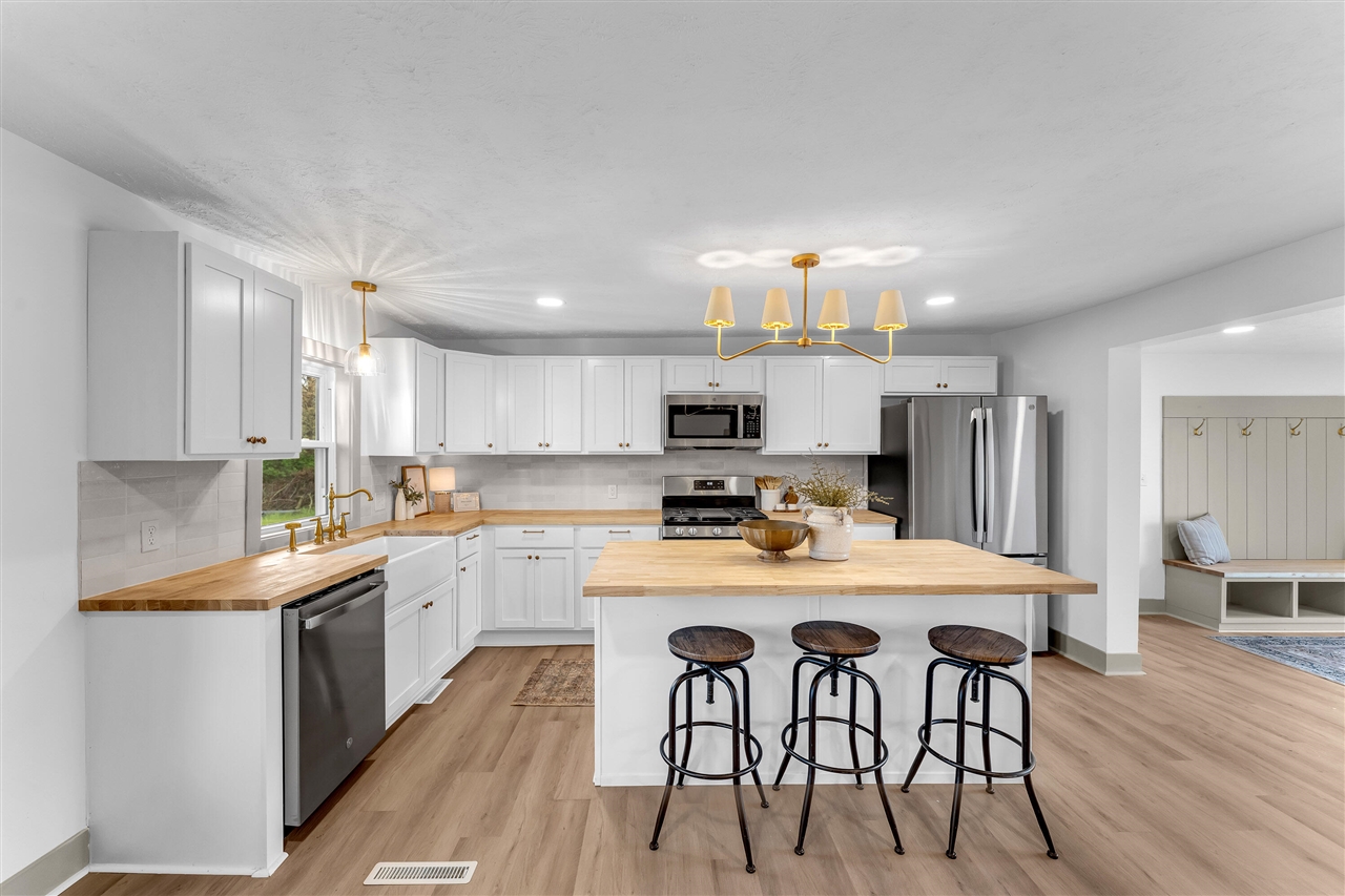 Homes for sale in Grant, MI | 5853 W 112th St, Grant, MI 49327 | MLS# 70499687