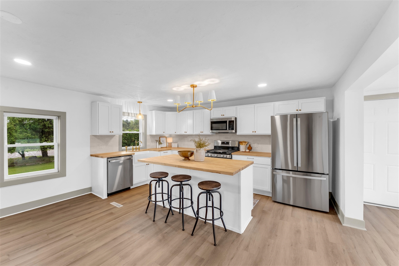 Homes for sale in Grant, MI | 5853 W 112Th St, Grant, MI 49327 | MLS# 70499687