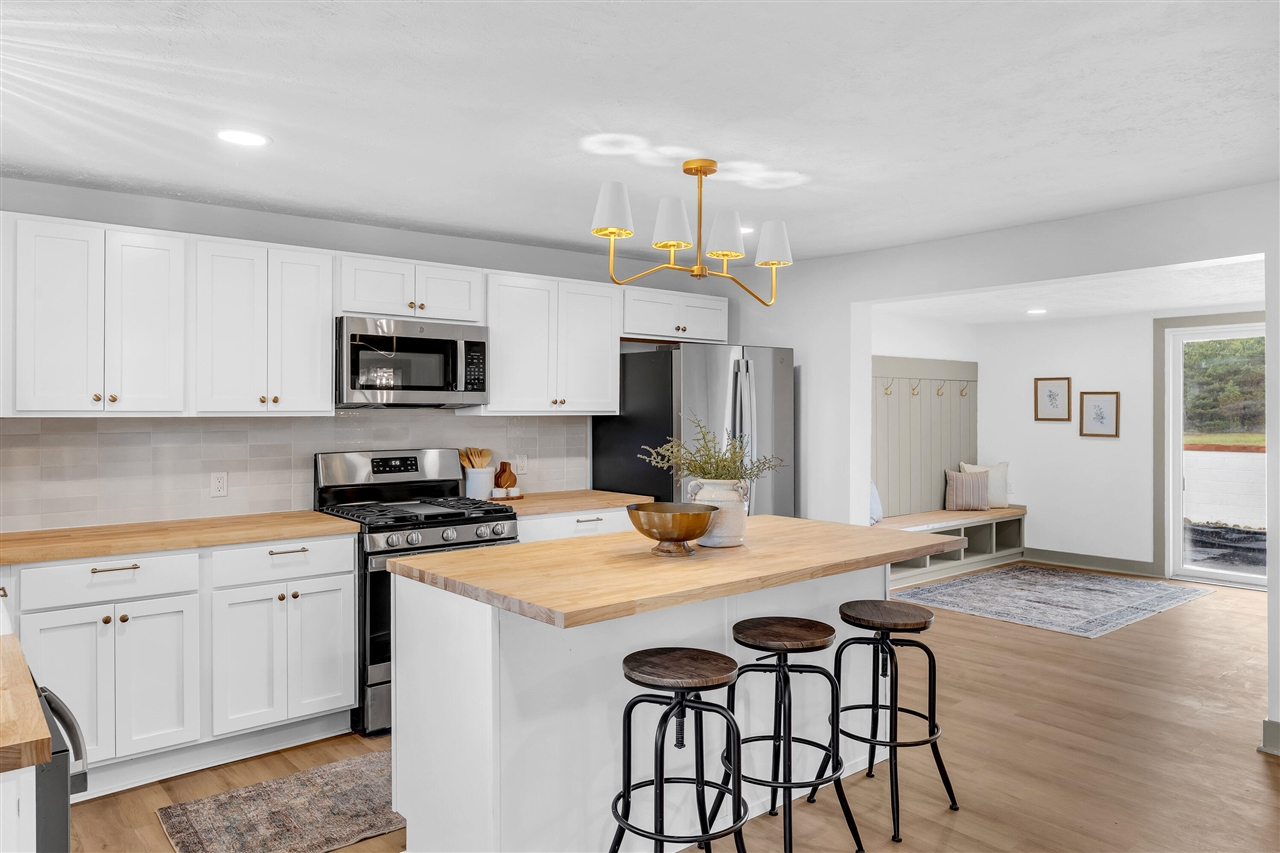 Homes for sale in Grant, MI | 5853 W 112Th St, Grant, MI 49327 | MLS# 70499687