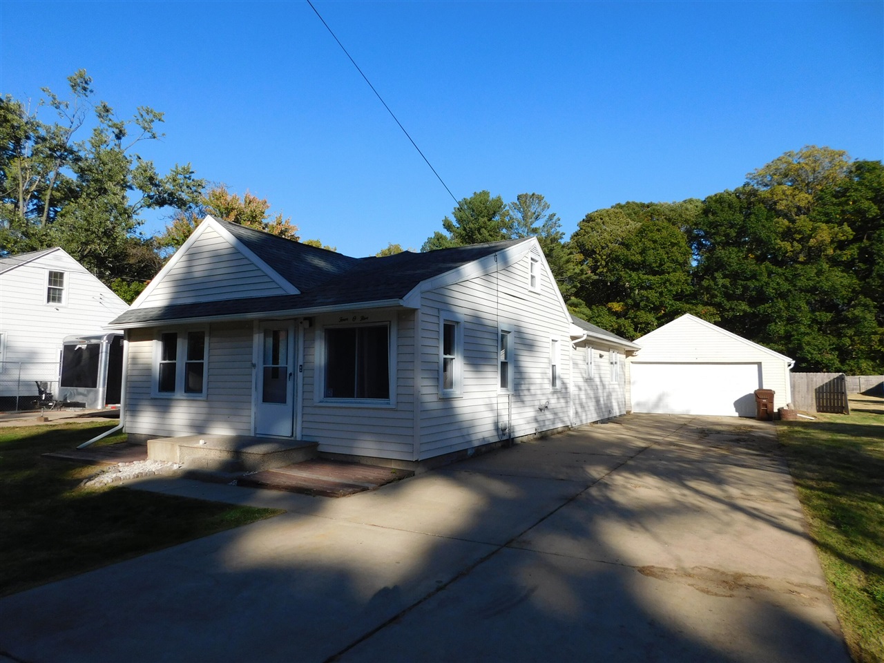 Homes for sale in Lansing, MI | 405 Stoner Rd, Lansing, MI 48917 | MLS# 70499843