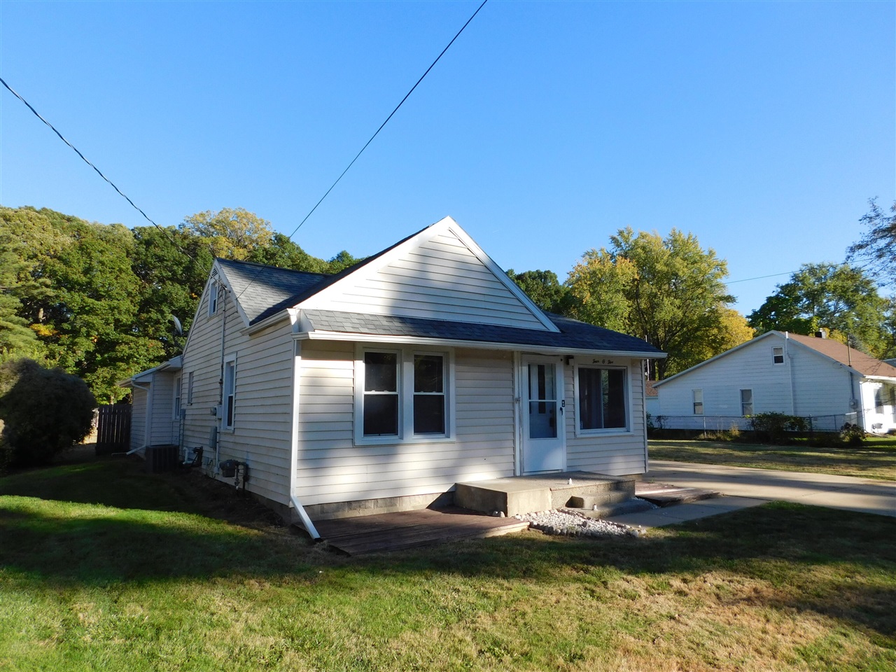 Homes for sale in Lansing, MI | 405 Stoner Rd, Lansing, MI 48917 | MLS# 70499843