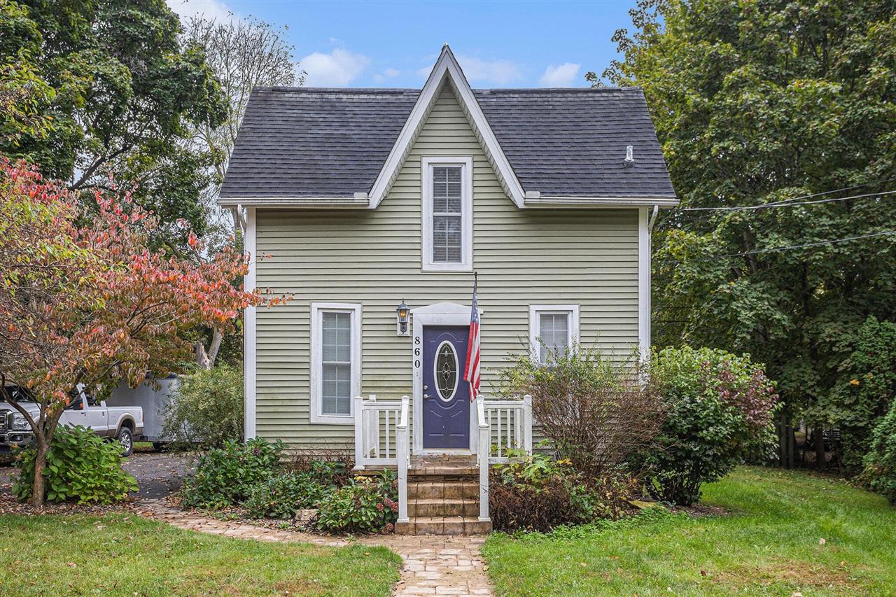 Homes for sale in Marshall, MI | 860 E Michigan Ave, Marshall, MI 49068 | MLS# 70499883