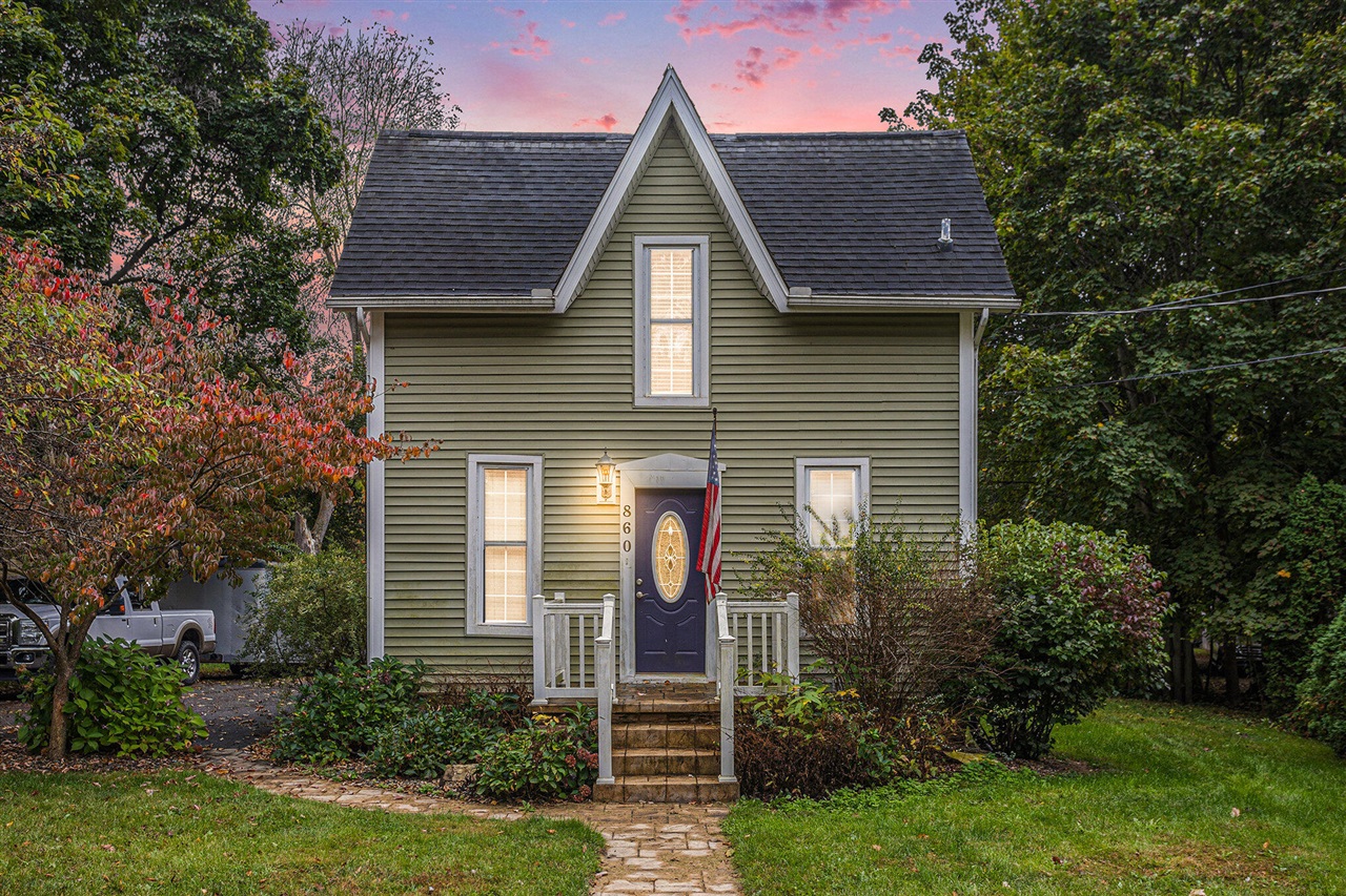 Homes for sale in Marshall, MI | 860 E Michigan Ave, Marshall, MI 49068 | MLS# 70499883