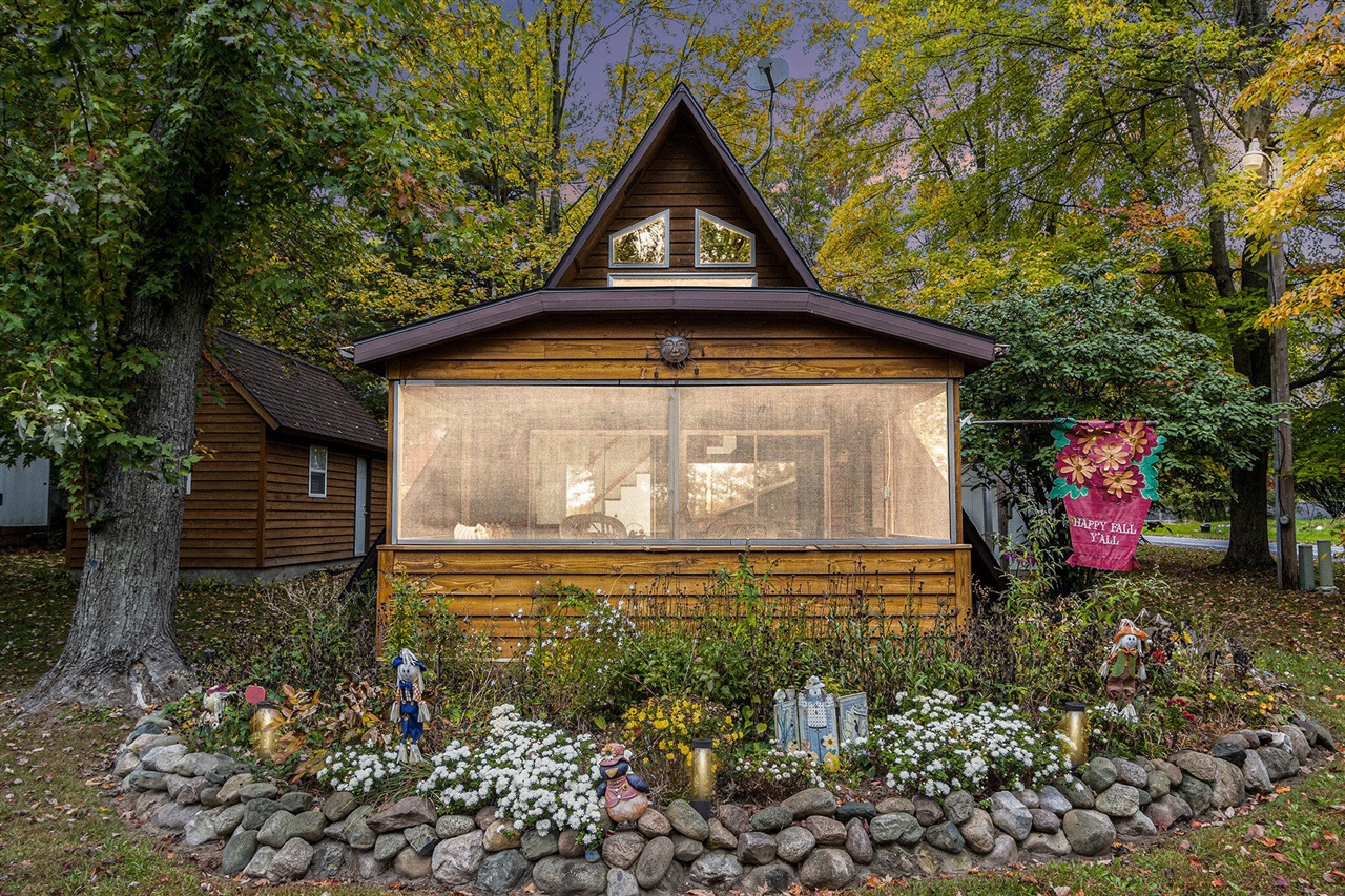 Homes for sale in Bloomingdale, MI | 46368 Vine Ave, Bloomingdale, MI 49026 | MLS# 70499925