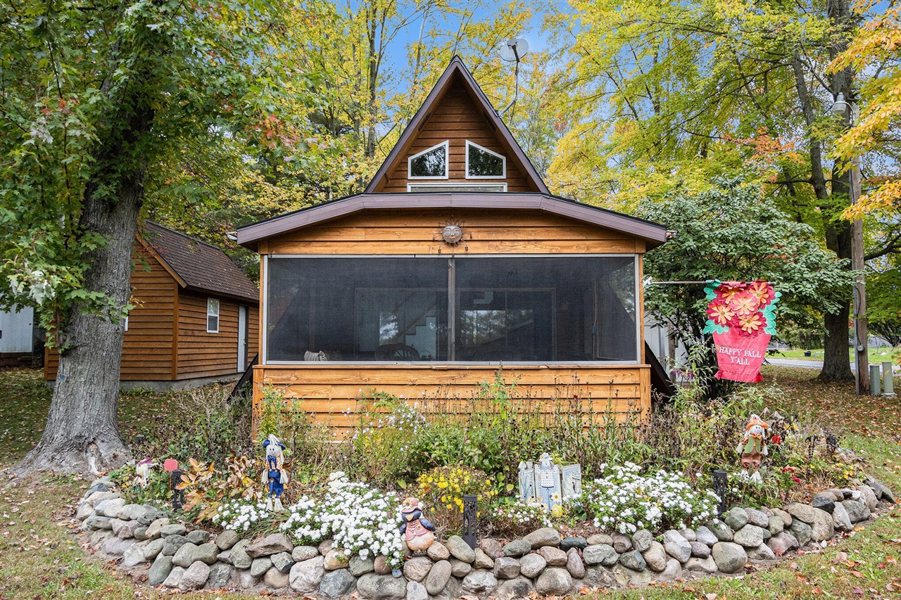 Homes for sale in Bloomingdale, MI | 46368 Vine Ave, Bloomingdale, MI 49026 | MLS# 70499925