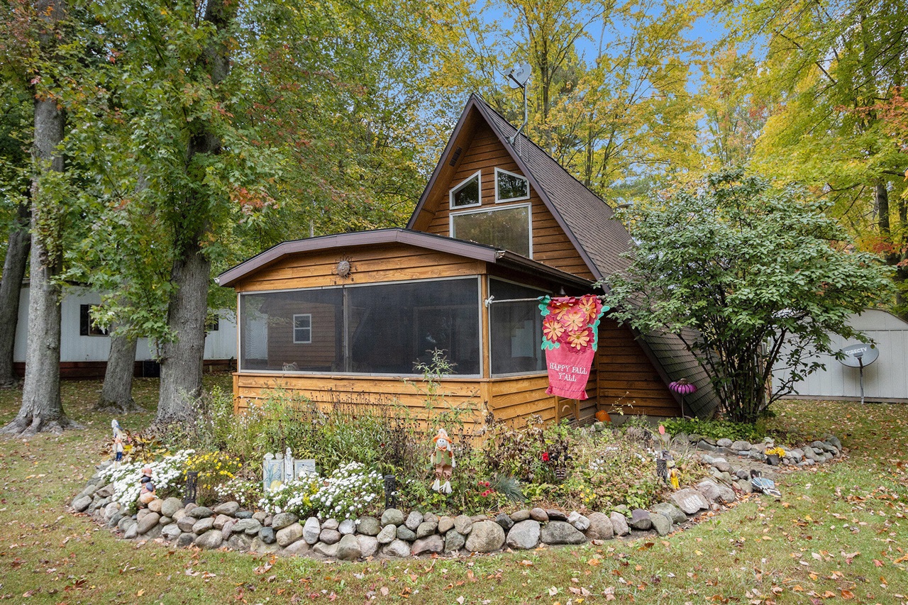 Homes for sale in Bloomingdale, MI | 46368 Vine Ave, Bloomingdale, MI 49026 | MLS# 70499925