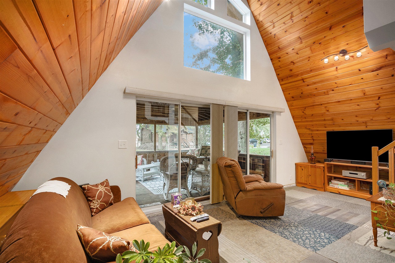 Homes for sale in Bloomingdale, MI | 46368 Vine Ave, Bloomingdale, MI 49026 | MLS# 70499925