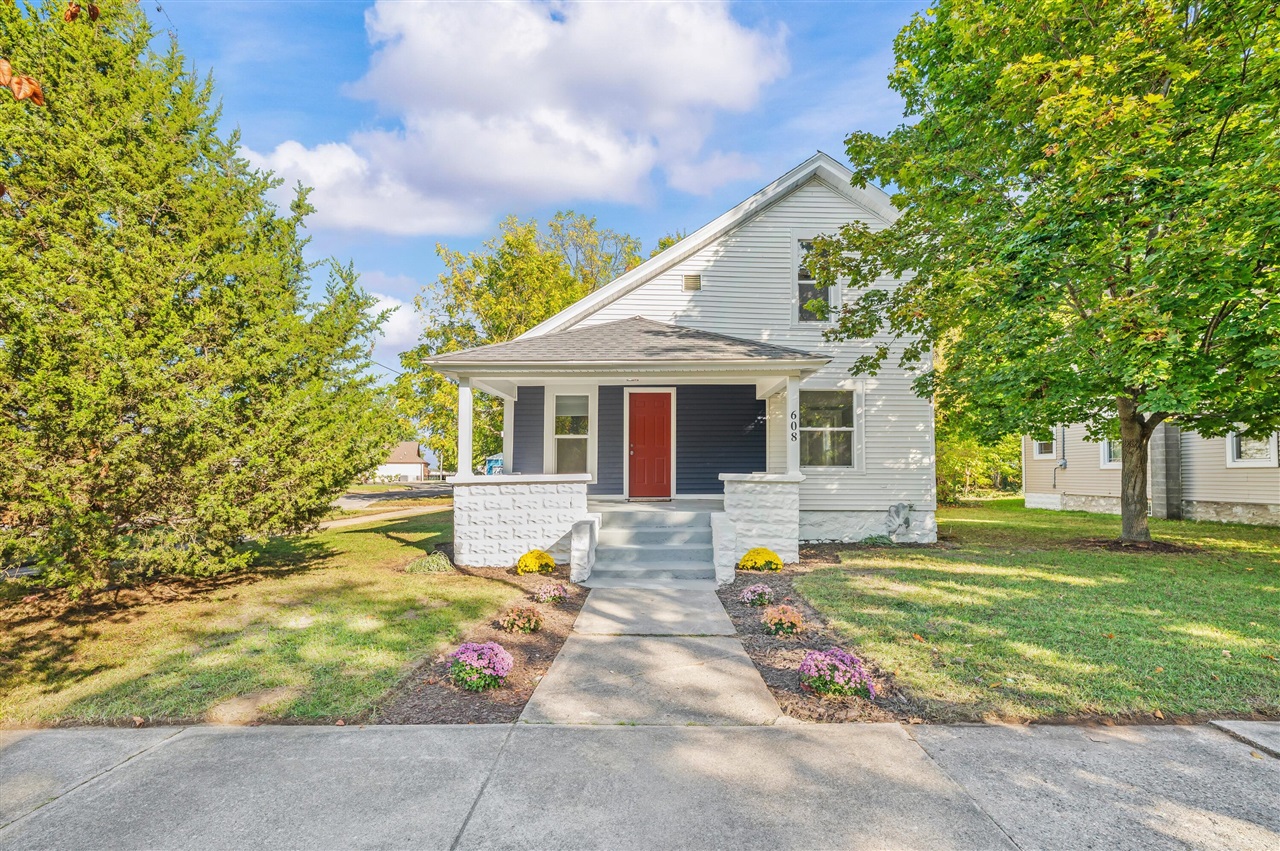 Homes for sale in Dowagiac, MI | 608 W High St, Dowagiac, MI 49047 | MLS# 70499926