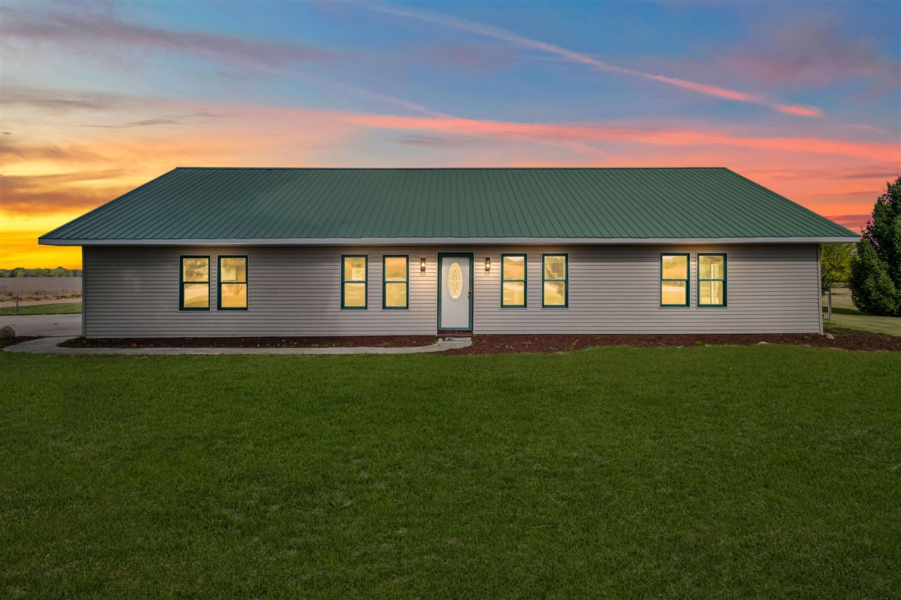 Homes for sale in Jonesville, MI | 10149 Dennings Rd, Jonesville, MI 49250 | MLS# 70499932