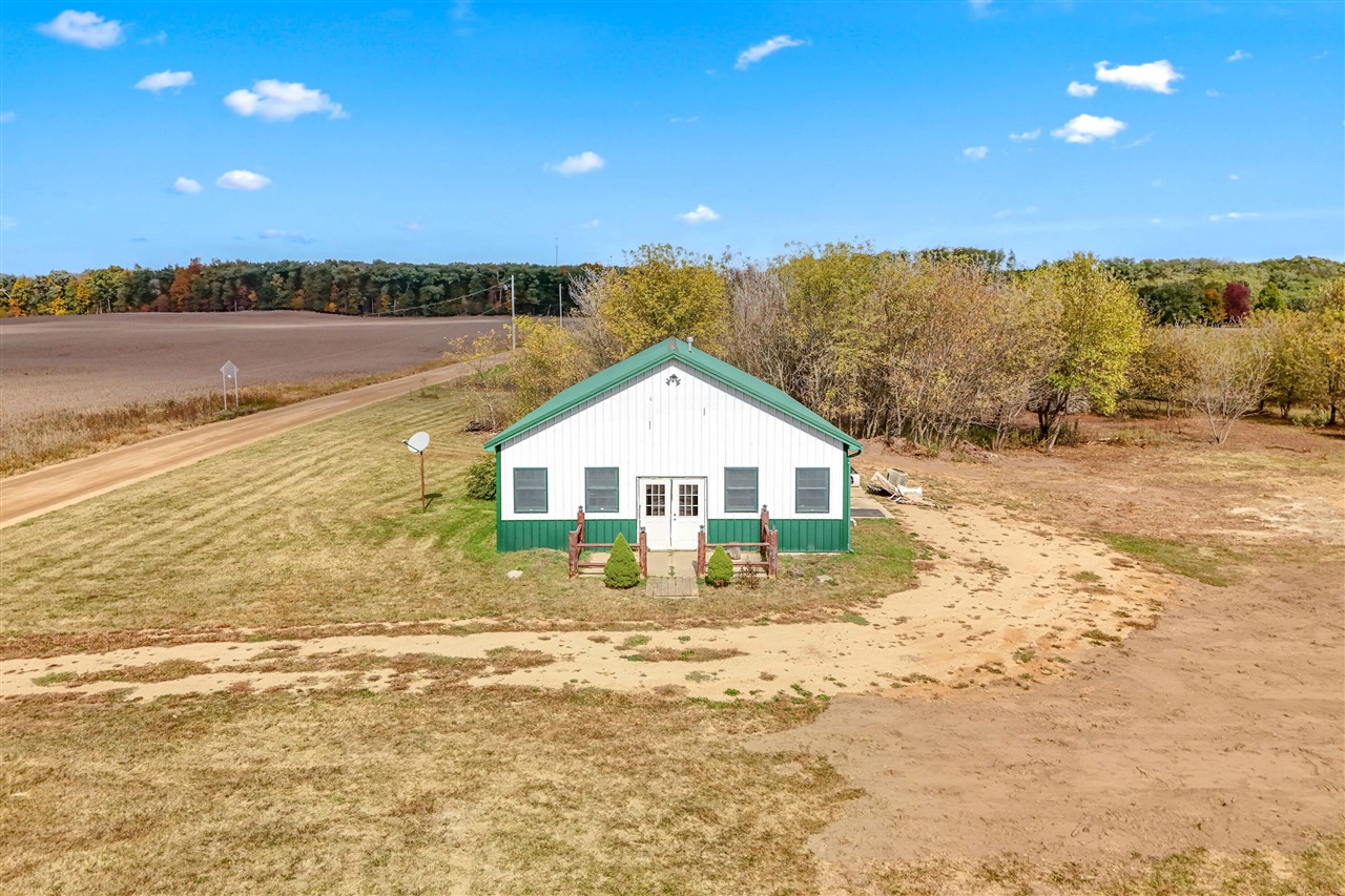 Homes for sale in Jonesville, MI | 10149 Dennings Rd, Jonesville, MI 49250 | MLS# 70499932