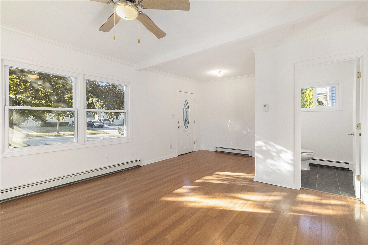 Homes for sale in Livonia, MI | 9000 Beatrice St, Livonia, MI 48150 | MLS# 70500127