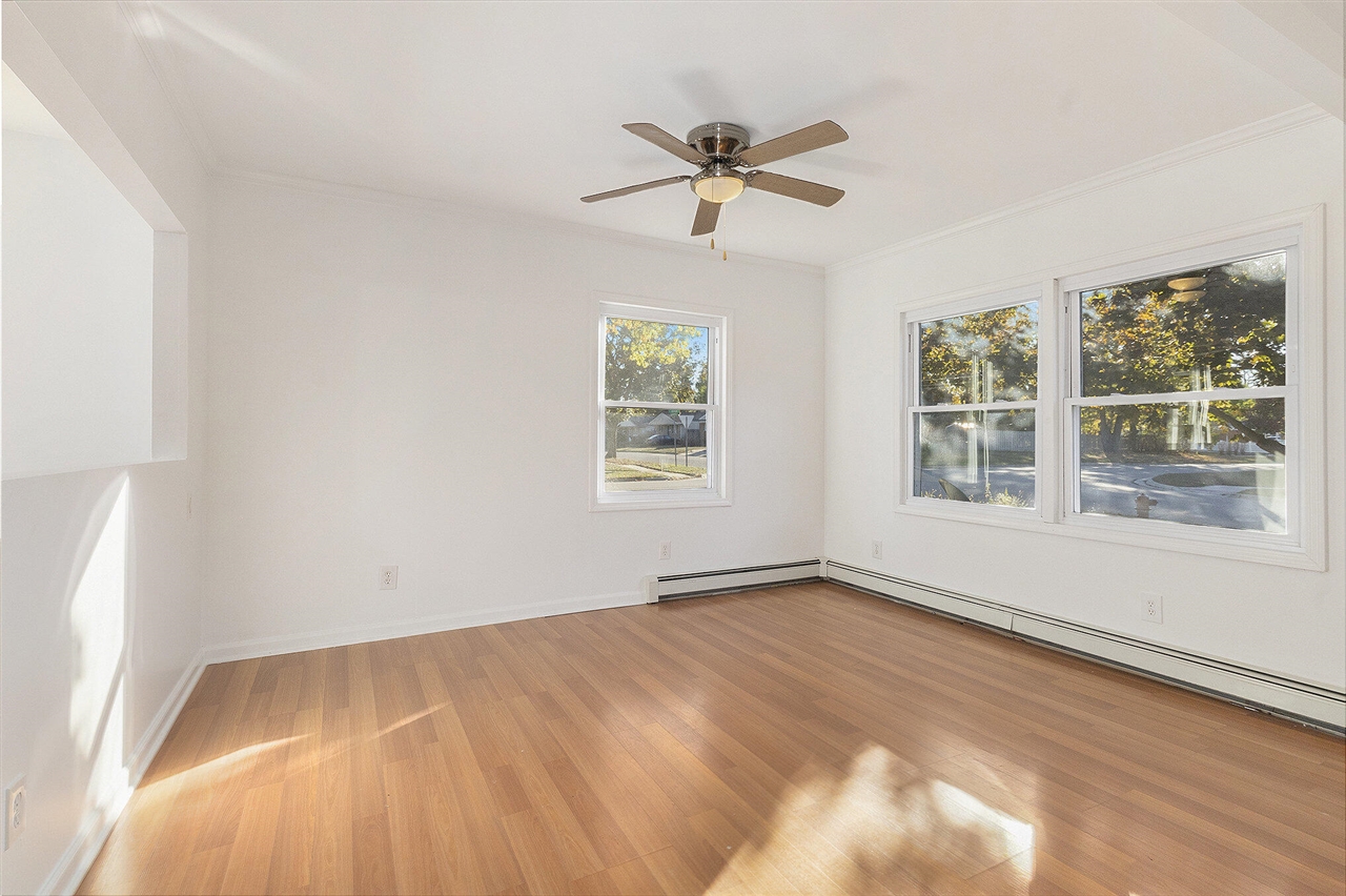 Homes for sale in Livonia, MI | 9000 Beatrice St, Livonia, MI 48150 | MLS# 70500127