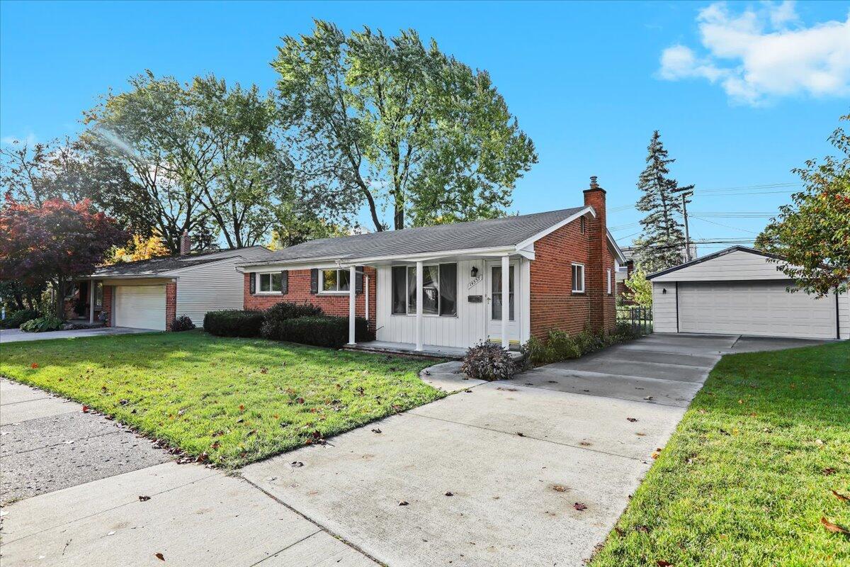 Homes for sale in Plymouth, MI | 14537 Huntington Dr, Plymouth, MI 48170 | MLS# 70500150