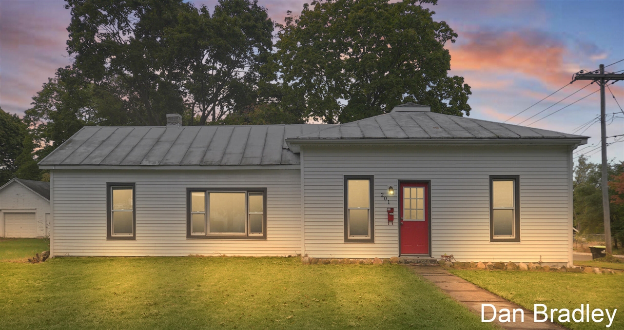 Homes for sale in Greenville, MI | 201 E Coffren Ave, Greenville, MI 48838 | MLS# 70500188