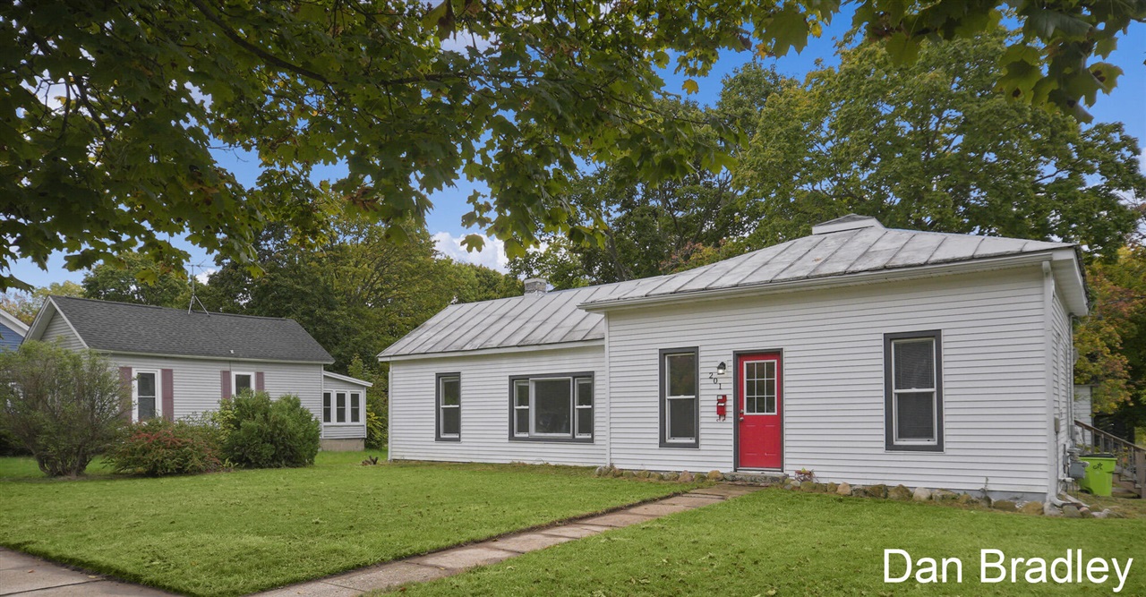 Homes for sale in Greenville, MI | 201 E Coffren Ave, Greenville, MI 48838 | MLS# 70500188
