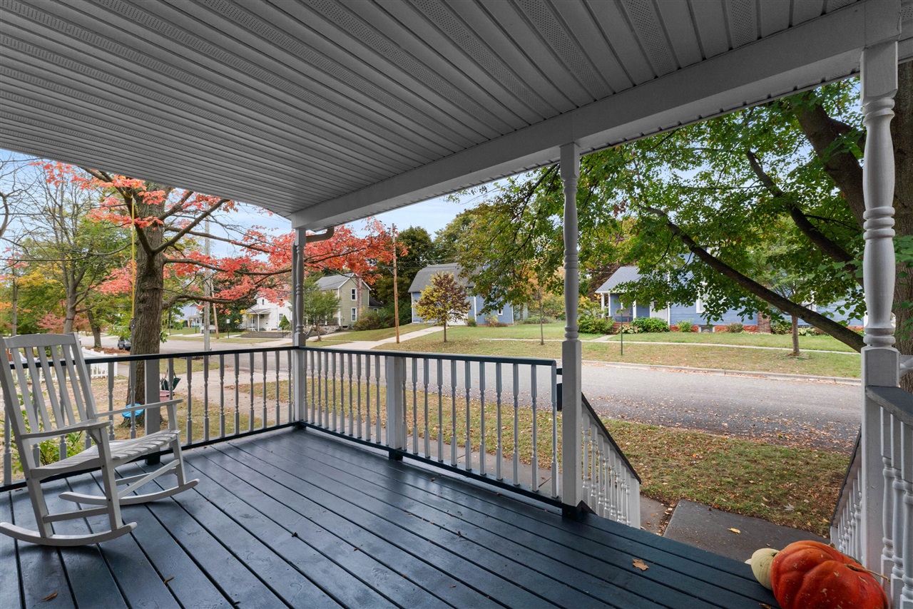 Homes for sale in Hillsdale, MI | 106 E Sharp St, Hillsdale, MI 49242 | MLS# 70500327