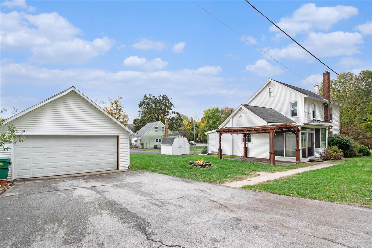 Homes for sale in Niles, MI | 2298 Yankee St, Niles, MI 49120 | MLS# 70500348