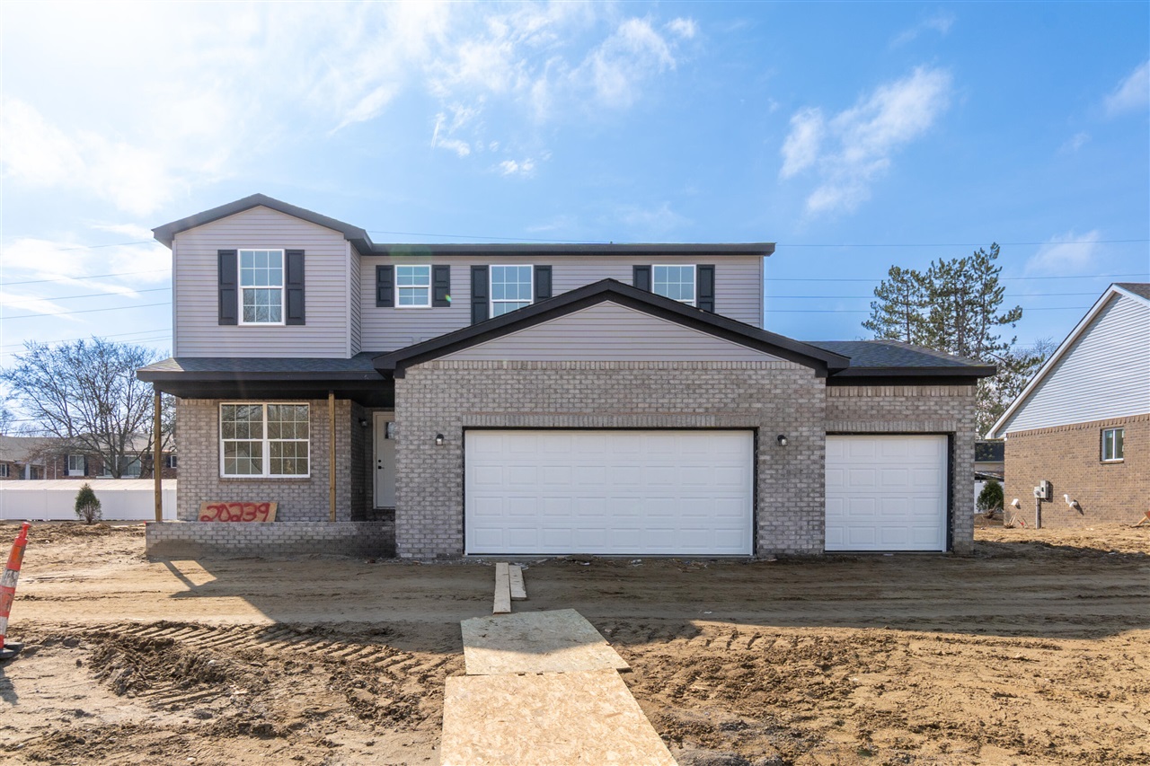 Homes for sale in Livonia, MI | 20215 Sunset Ave, Livonia, MI 48152 | MLS# 70500353