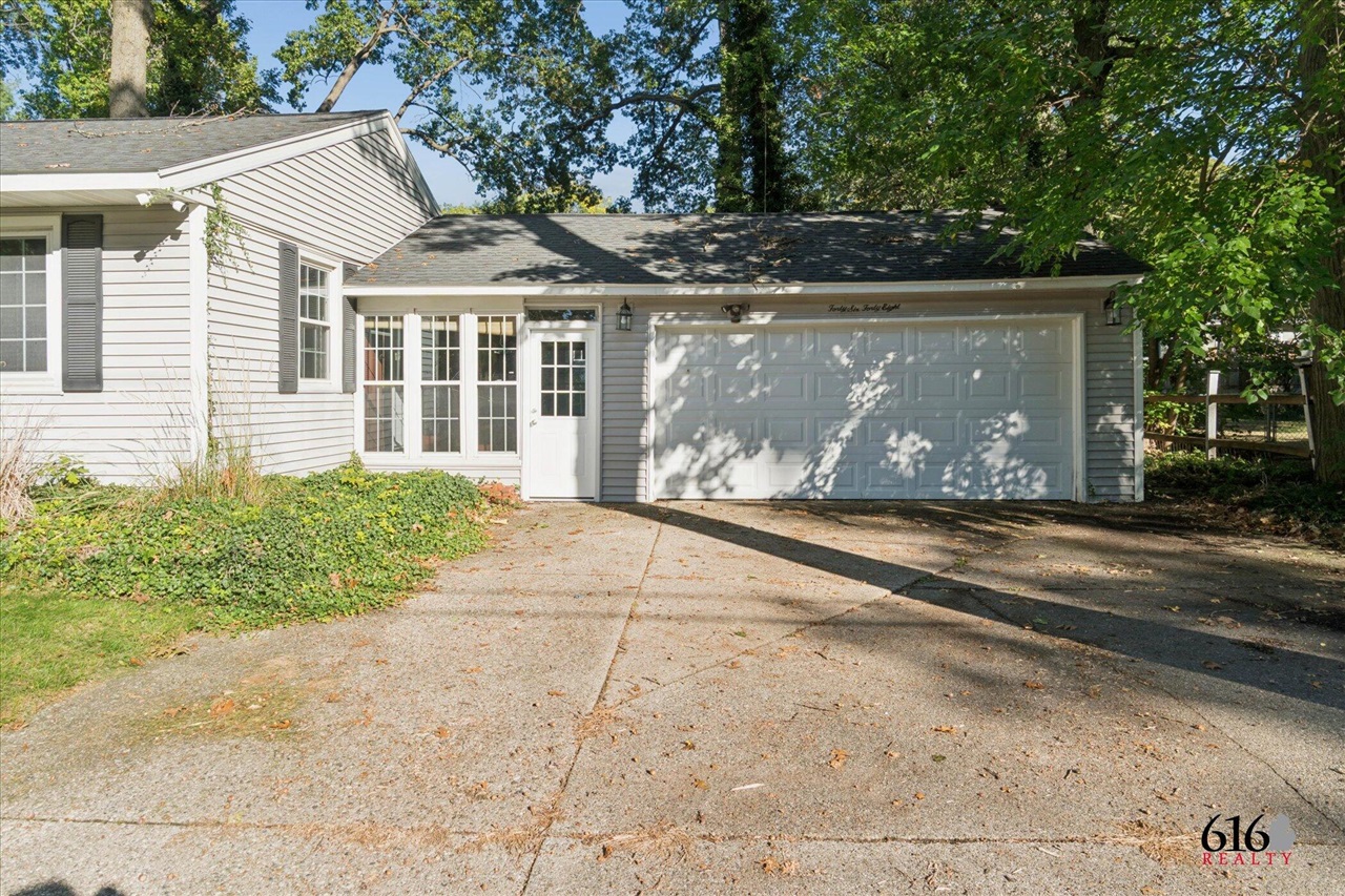 Homes for sale in Grand Rapids, MI | 4648 Blaine Ave, Grand Rapids, MI 49508 | MLS# 70500479