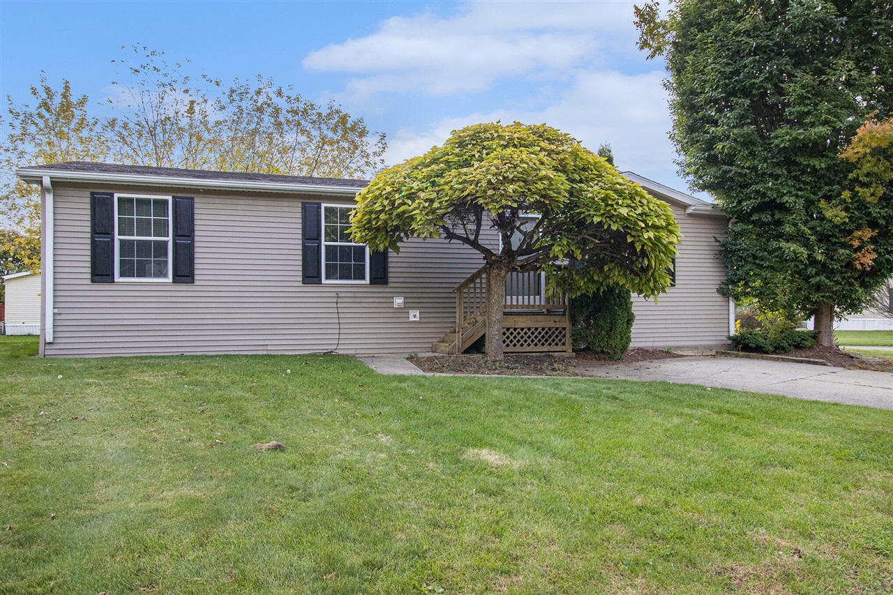 Homes for sale in Kalamazoo, MI | 3301 Clubhouse Ct, Kalamazoo, MI 49009 | MLS# 70500577