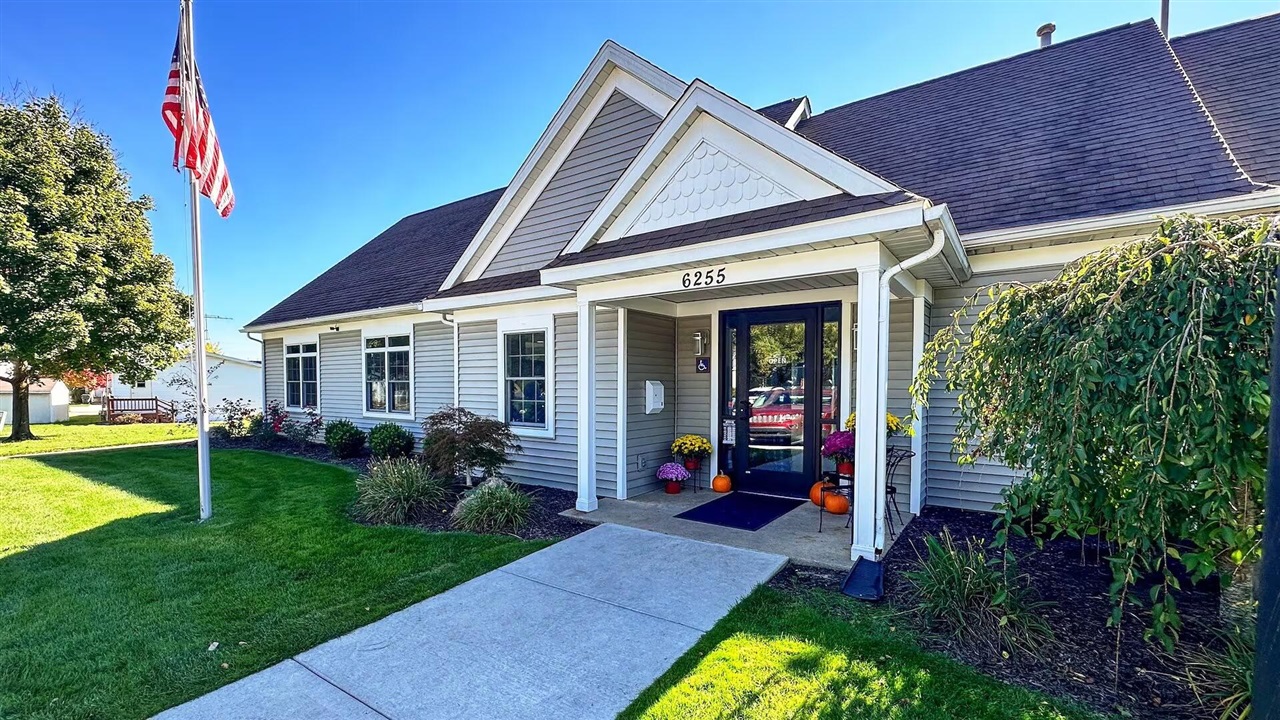 Homes for sale in Kalamazoo, MI | 3301 Clubhouse Ct, Kalamazoo, MI 49009 | MLS# 70500577