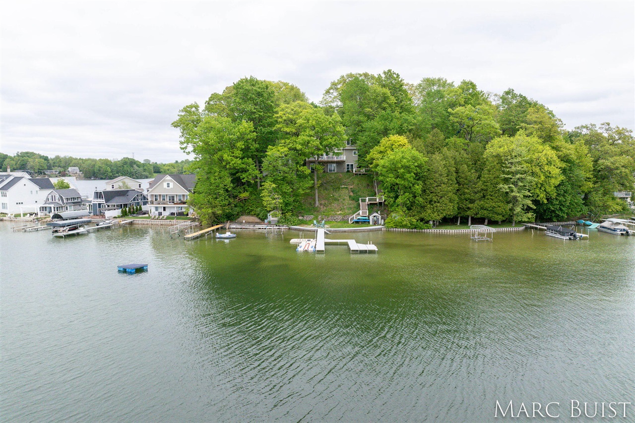 Homes for sale in Caledonia, MI | 4626 Hilltop Dr, Caledonia, MI 49316 | MLS# 70500617